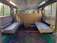 Usata Land Rover Defender SE 122 CV (89 kW) 2005 Verde Station wagon