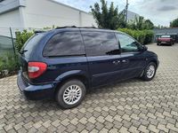 Usata Chrysler Voyager 143 CV (105 kW) 2007 Blu Monovolume