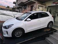 Usata Kia Rio Active 83 CV (61 kW) 2018 Bianco Berlina
