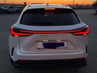 Usata Lexus NX450h+ Luxury Line 185 CV (136 kW) 2024 Bianco SUV