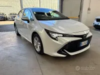 Usata Toyota Corolla Active 140 CV (102 kW) 2022 Bianco Berlina