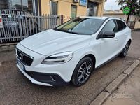 Usata Volvo V40 CC Business Edition 120 CV (88 kW) 2018 Bianco Station wagon