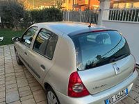 Usata Renault Clio II Dynamique 75 CV (55 kW) 2007 Oro Berlina
