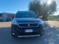 Usata Peugeot Partner Tepee Outdoor 99 CV (72 kW) 2016 Verde Monovolume