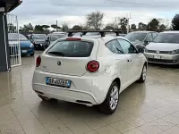 Gebraucht Alfa Romeo MiTo Distinctive 155 PS (114 kW) 2009 Weiß Kleinwagen
