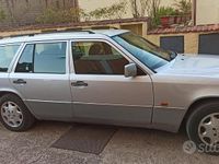 Usata Mercedes E200 136 CV (100 kW) 1995 Grigio Station wagon