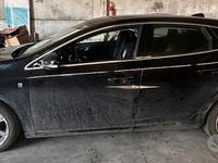 Usata Volvo V40 Ocean Race 119 CV (87 kW) 2016 Nero Berlina