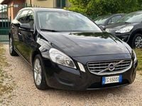 Usata Volvo V60 Momentum 115 CV (84 kW) 2012 Nero Station wagon