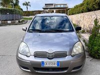 Usata Toyota Yaris 75 CV (55 kW) 2004 Grigio Berlina