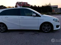 Usata Mercedes B160 90 CV (66 kW) 2015 Bianco Utilitaria