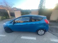 Usata Ford Fiesta 100 CV (73 kW) 2015 Blu Utilitaria