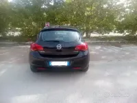 Usata Opel Astra 95 CV (69 kW) 2011 Nero Berlina
