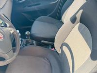 Usata Fiat Punto Lounge 69 CV (50 kW) 2013 Bianco Utilitaria