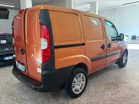 Usata Fiat Doblò 75 CV (55 kW) 2006 Arancione Monovolume