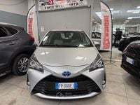 Usata Toyota Yaris Hybrid Active 73 CV (53 kW) 2018 Grigio Berlina