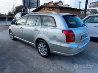 Usata Toyota Avensis 115 CV (84 kW) 2004 Grigio Station wagon