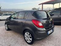 Usata Opel Corsa Edition 95 CV (69 kW) 2011 Grigio Berlina