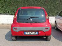 Usata Peugeot 107 Active 68 CV (50 kW) 2009 Rosso Utilitaria
