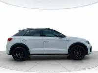 Usata VW T-Roc R-line 150 CV (110 kW) 2023 Pure white nero SUV