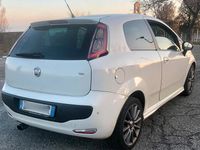 Usata Fiat Grande Punto Sport 90 CV (66 kW) 2010 Bianco Utilitaria