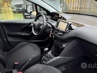 Usata Peugeot 208 Active 101 CV (74 kW) 2019 Blu Utilitaria