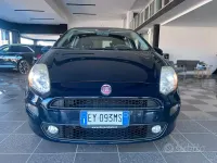 Usata Fiat Punto Lounge 77 CV (56 kW) 2015 Bluazzurro Utilitaria