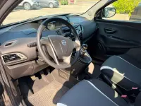 Usata Lancia Ypsilon 69 CV (50 kW) 2015 Grigio scuro Utilitaria