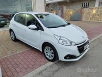 Usata Peugeot 208 Active 119 CV (87 kW) 2018 Bianco Utilitaria
