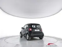 Begagnad Smart ForTwo Coupé Pure 41 kW (56 HK) 2022 Svart Halvkombi