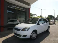 Usata Ford Fiesta 68 CV (50 kW) 2008 Bianco Utilitaria