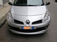 Usado Renault Clio II 101 CV (74 kW) 2009