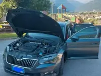 Usata Skoda Superb 120 CV (88 kW) 2019 Grigio Station wagon