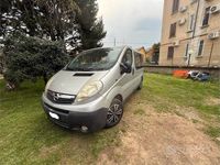 Usata Opel Vivaro 120 CV (88 kW) 2011 Grigio Monovolume