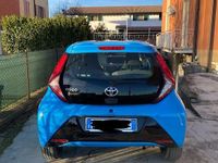 Usata Toyota Aygo 72 CV (52 kW) 2019 Blu Utilitaria