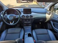 Usata Mercedes B200 156 CV (114 kW) 2015 Grigio Monovolume