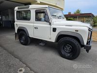 Usata Land Rover Defender S 122 CV (89 kW) 2010 Bianco SUV