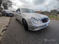 Usata Mercedes E270 Avantgarde 177 CV (130 kW) 2004 Grigio Berlina