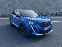 Usata Peugeot e-2008 Allure 99 kW (135 CV) 2021 Blu SUV