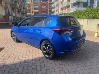 Usata Toyota Auris Hybrid Edition 99 CV (72 kW) 2018 Blu/azzurro Berlina