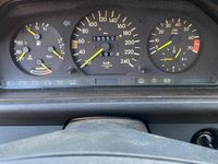 Usata Mercedes E300 188 CV (138 kW) 1988 Grigio Berlina