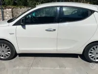 Usata Lancia Ypsilon 60 CV (44 kW) 2015 Bianco Utilitaria
