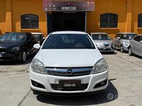 Usata Opel Astra Edition 110 CV (80 kW) 2009 Bianco Station wagon