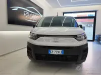 Usata Fiat Doblò 131 CV (96 kW) 2023 Other Monovolume