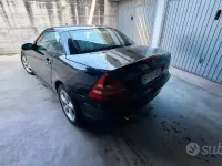 Usata Mercedes SLK320 220 CV (161 kW) 2001 Nero Cabrio