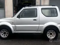 Usata Suzuki Jimny 82 CV (60 kW) 2002 Grigio SUV