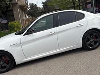 Usado Alfa Romeo Giulia 180 CV (132 kW) 2017 Blanco Berlina