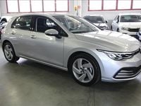 Usata VW Golf VIII Life 131 CV (96 kW) 2022 Argento Berlina