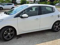 Usata Peugeot 208 Active 82 CV (60 kW) 2013 Bianco Utilitaria