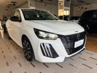 Usata Peugeot 208 Style 101 CV (74 kW) 2025 Bianco Utilitaria