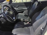Usata Lancia Ypsilon 95 CV (69 kW) 2011 Bianco Utilitaria